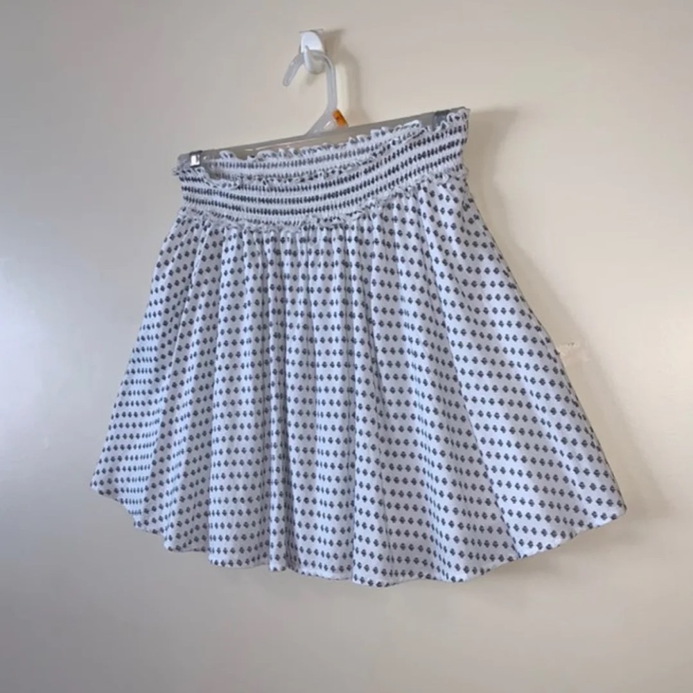 Girls/Juniors XL 14 White & Black Skirt
